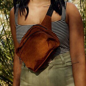 NWT Baggu Fanny Pack in Brown